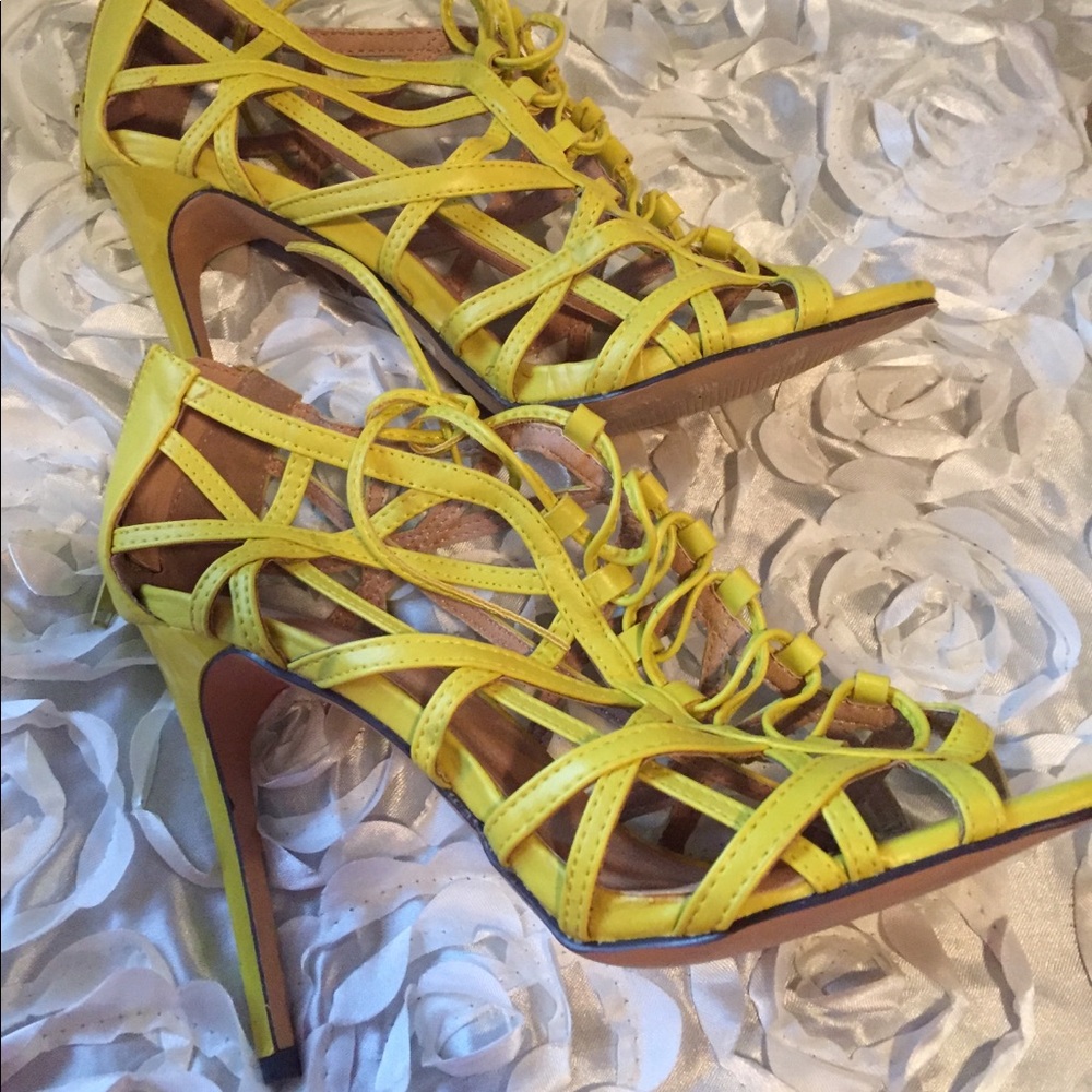 🌷Caged lace up peep toe yellow sandals heels